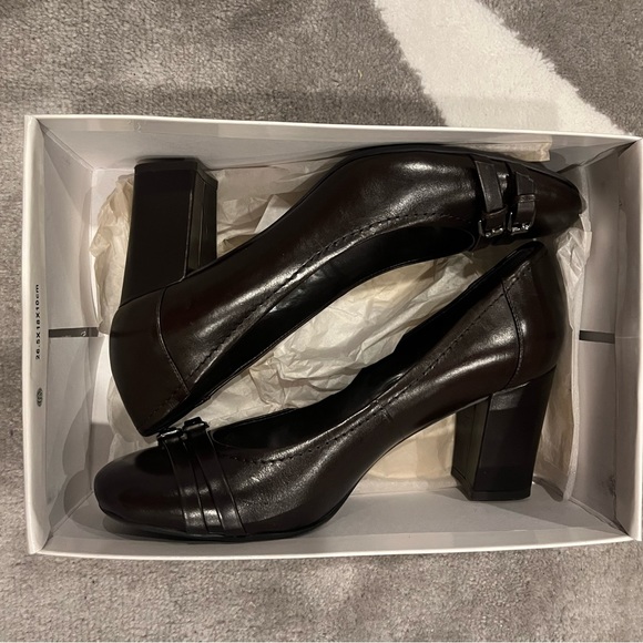 Nine West size 8 Kindo brown heels - Picture 8 of 8